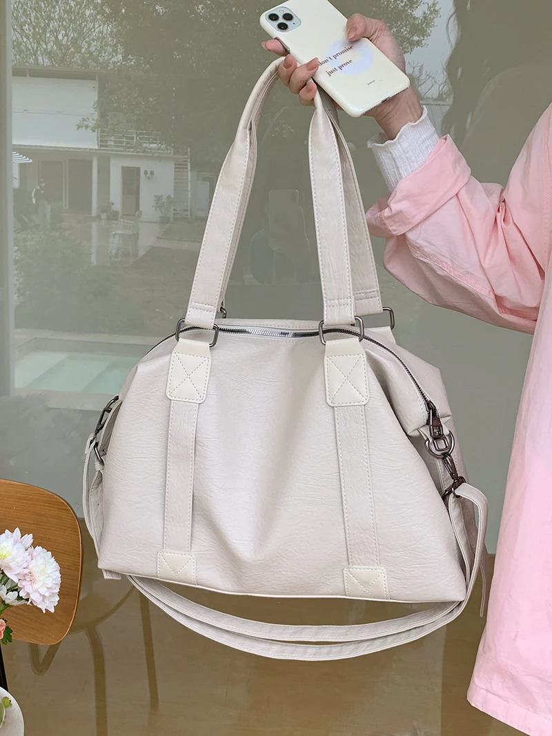 Vintage large capacity womens messenger bag simple womens travel shoulder bag soft PU leather womens handbag large handbag 241213