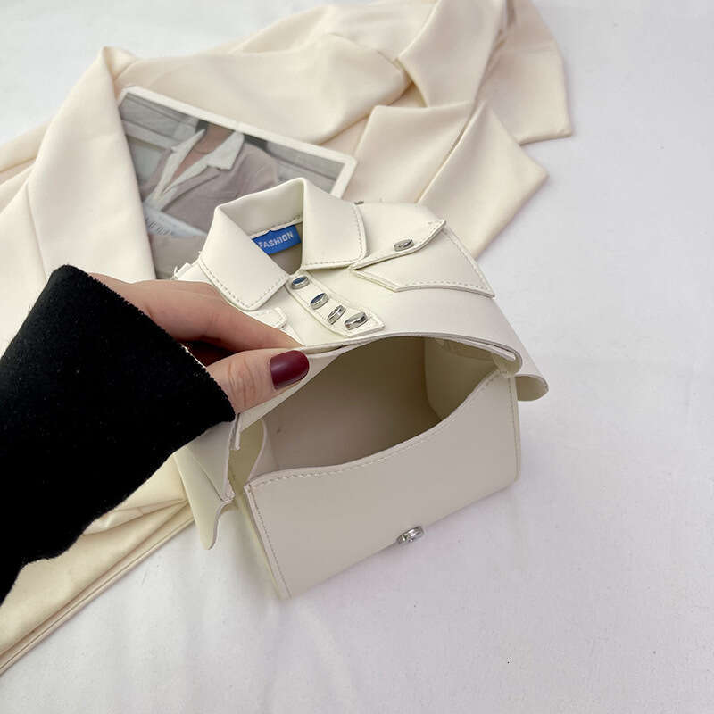 Niche Personality Chain Shoulder Internet Celebrity Ins Creative Crossbody Bag 2024 New Style Unique Elegant Clothing