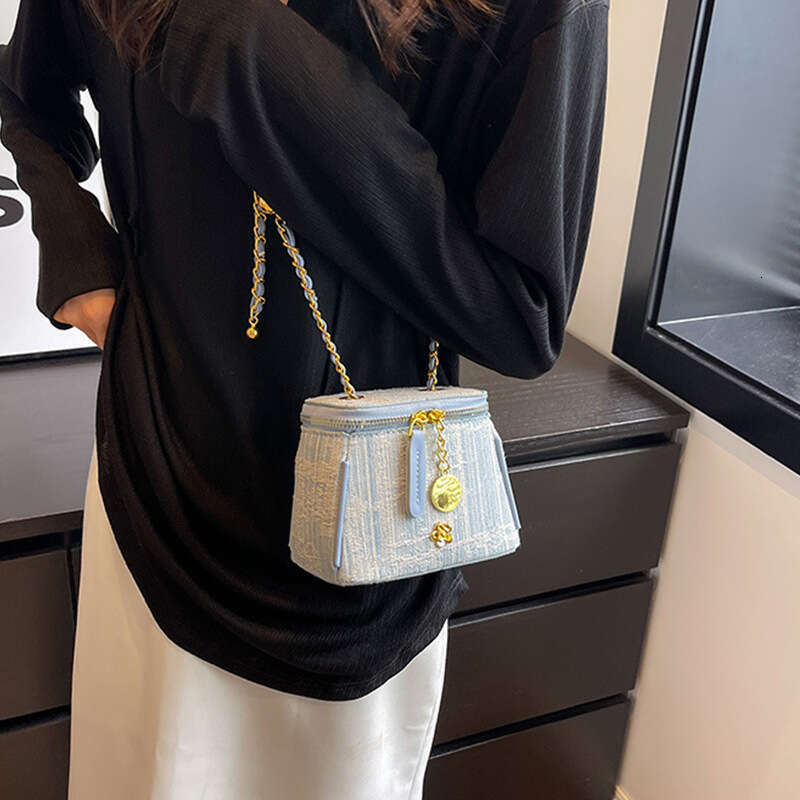 Advanced Single Shoulder Underarm for Women, New Western Denim Chain Bag, Trendy Casual Fashion Crossbody Bucket Bag