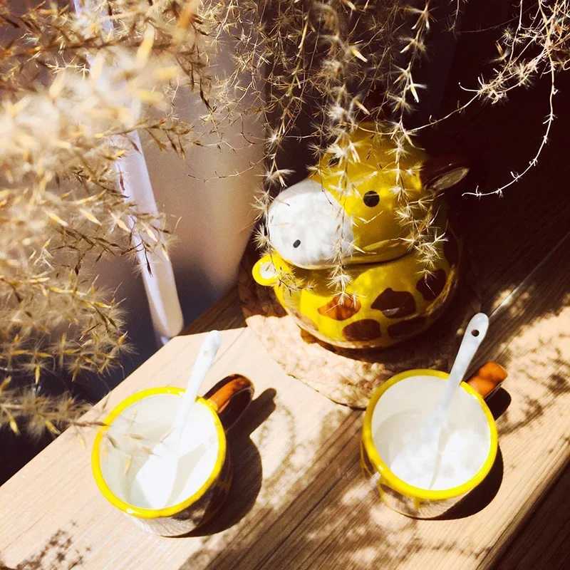 Creative and cute giraffe shaped design ceramic teapot with 2 cups of tea set Kawaii cartoon g childrens gift Y241214