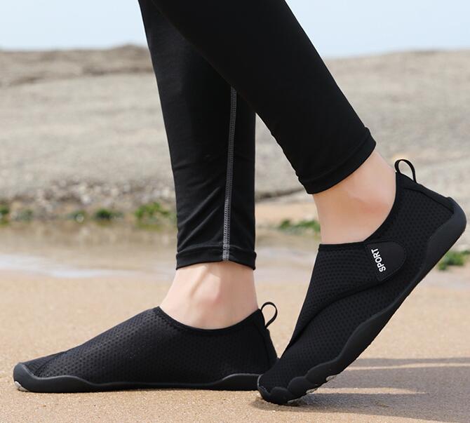 500 Desert Men Fashion Climbing Hiking Gym Shoes Men Outdoor Beach Wading Tenis Barefoot Sneakers Support QC Before Shipping