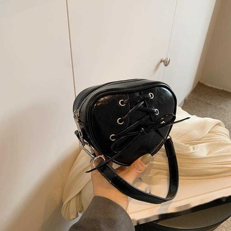 Korean version mini love bag for women new trendy fashion peach heart bag niche personality crossbody bag commuting bag