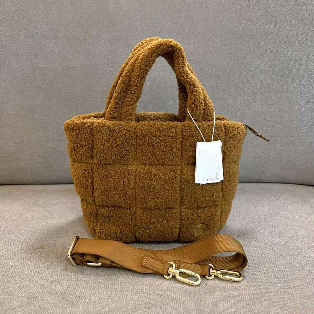 Lujia's new autumn and winter puff lamb fleece storage crossbody lightweight hand-held shoulder bag, plush handbag