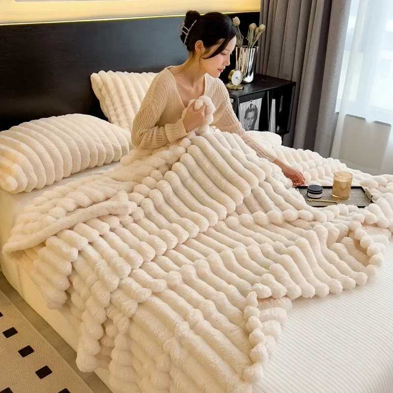 Bedsure Throw Blanket for Couch Thick Warm for Winter Sherpa Cozy Fleece Blanket for Bed Soft All Season Use Picnic Blanket Z241215
