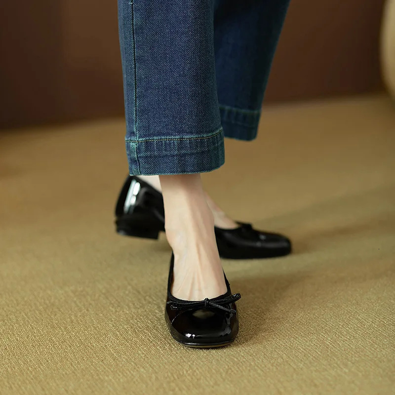 Retro womens shoes summer 2024 trend fashion elegant smooth groove red temperature Sandalia square toe shoes 241213