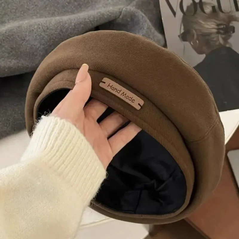 2024 AutumnWinter Wool Beret Fashion British Style Painters Hat Retro Edition Mens Spring 241210