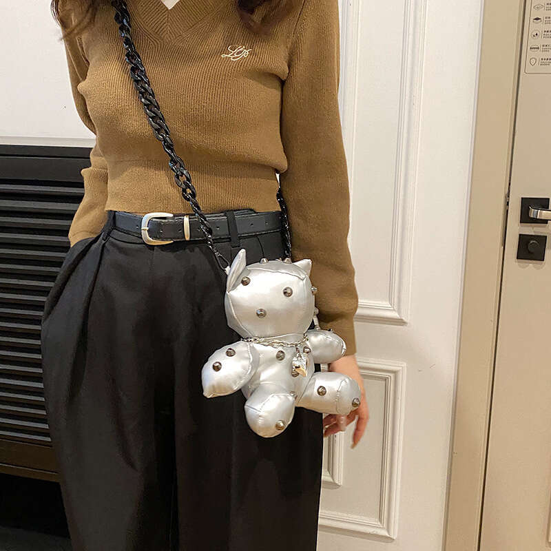 Spicy Girl for Women Cartoon Doll Crossbody Internet Celebrity Niche Rivet Bounce Di Bag 2024 New Style Stylish Elegant Clothing