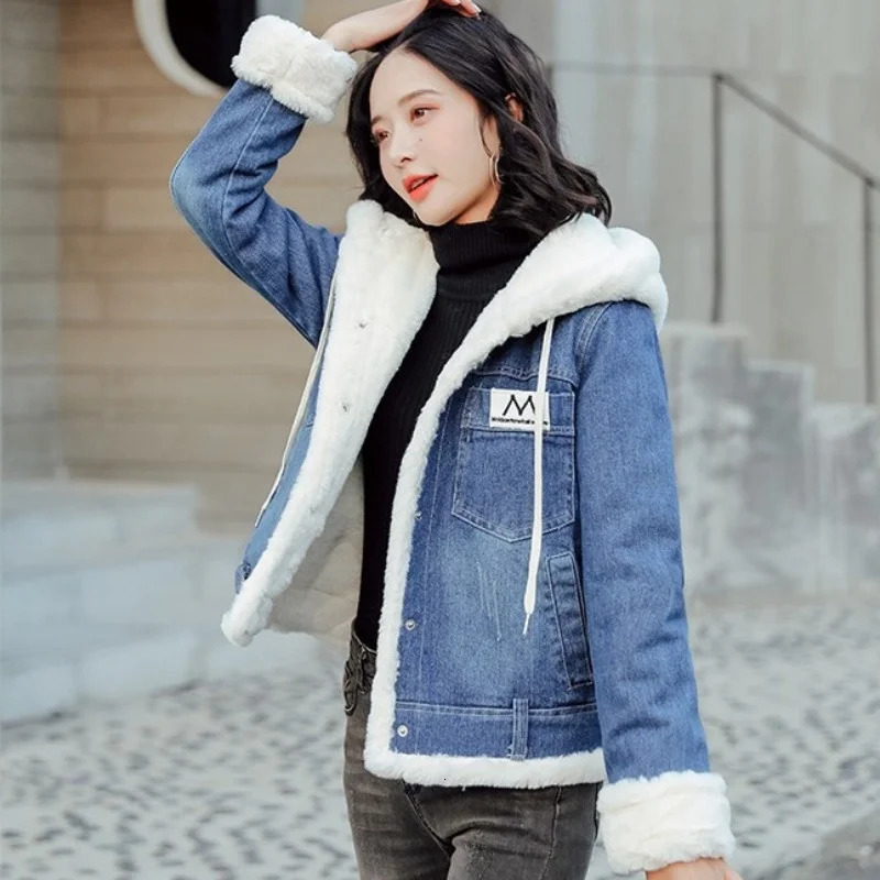 Womens winter thick warm fur lining short denim jacket hooded sweatshirt slim fit denim jacket womens casual coat streetwear Parkas jacket 241210