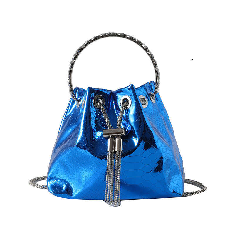 Internet celebrity super hot draw with bucket women's unique bright face spicy girl handbag, evening wear high-end sense, single shoulder crossbo
