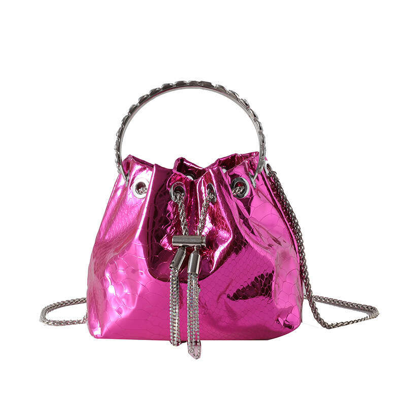 Internet celebrity super hot draw with bucket women's unique bright face spicy girl handbag, evening wear high-end sense, single shoulder crossbo