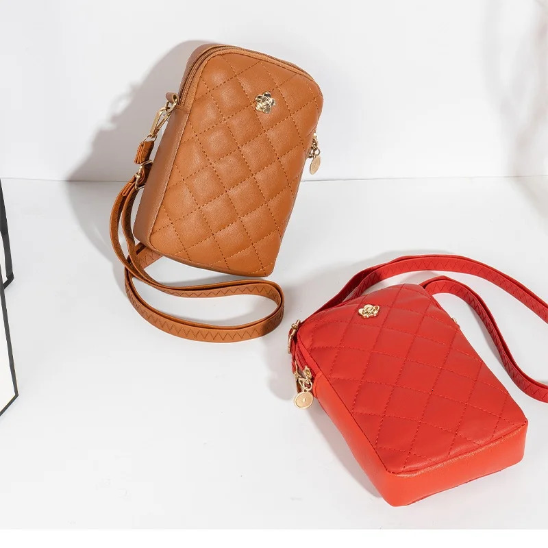 Womens Bag Korean Edition Simple Vertical Movement Single Shoulder Cross Body Bag Summer Small Square Bag 241213
