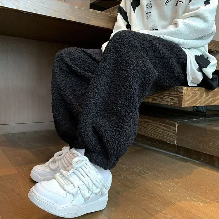 Lamb wool sweatpants mens autumn and winter style velvet thickening trendy loose sports casual pants mens pants y2k 241214