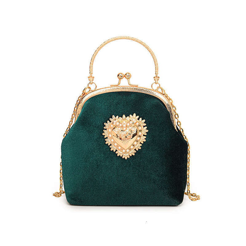New niche design hand-held shoulder for women, retro Baroque style evening wear, banquet bag mouth, red envelope, 2024 new casual fashion trend clothi