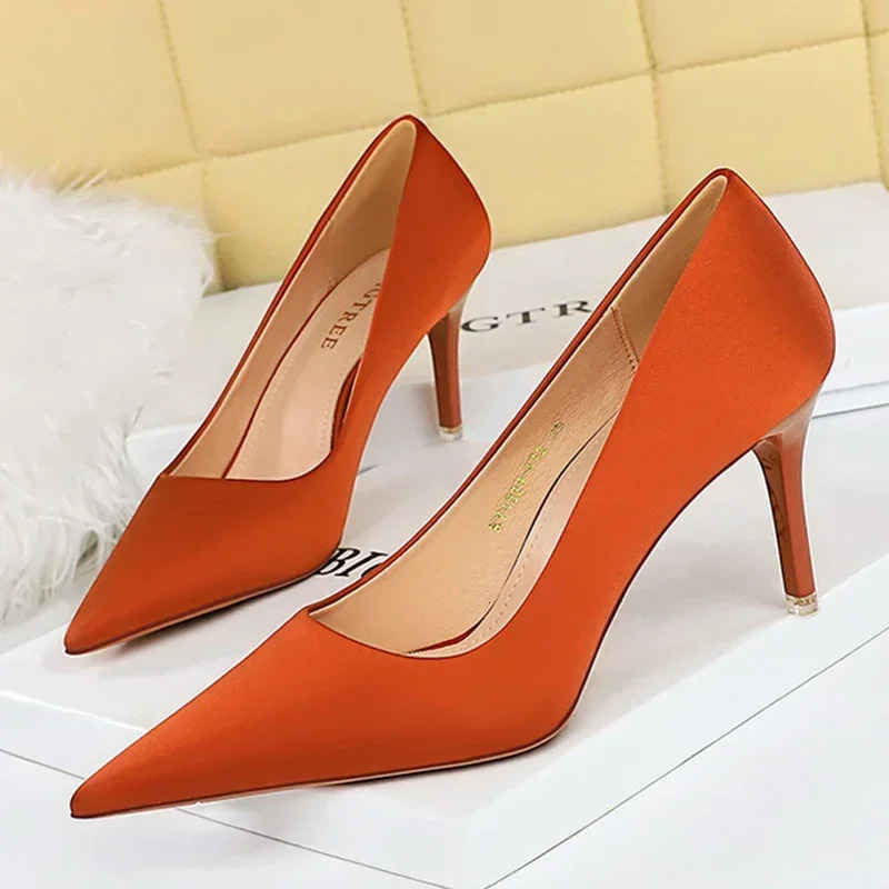 Womens 7.5cm 10.5cm high heels daily retro party pump womens comfortable holiday dress low high heels elegant formal satin dress queen shoes 241213
