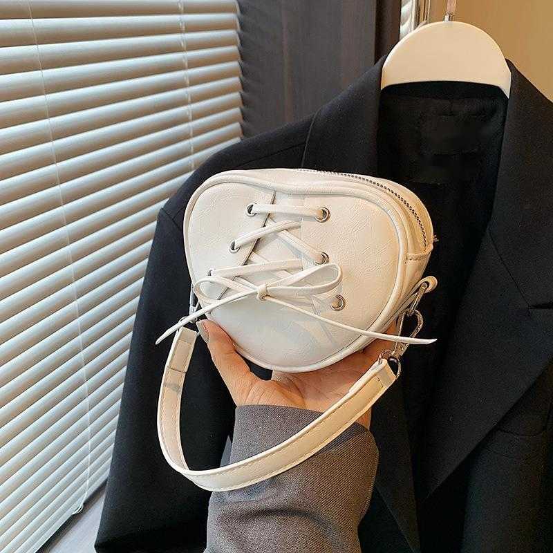 Korean version mini love bag for women new trendy fashion peach heart bag niche personality crossbody bag commuting bag