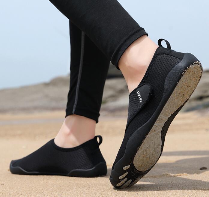 500 Desert Men Fashion Climbing Hiking Gym Shoes Men Outdoor Beach Wading Tenis Barefoot Sneakers Support QC Before Shipping
