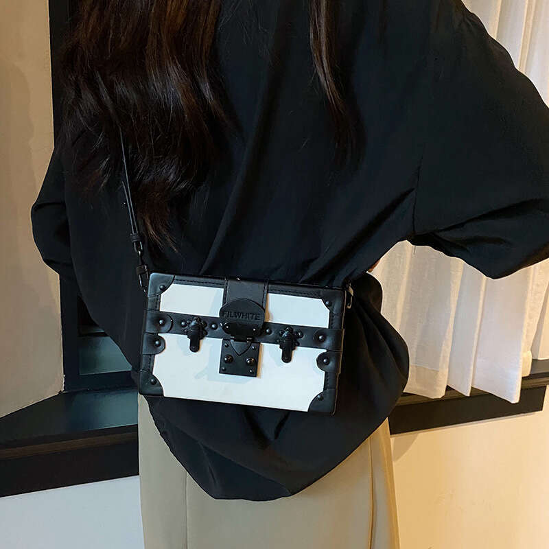 Summer internet celebrity French high-end contrasting color small square box single shoulder crossbody phone bag 2024 temperament versatile new trendy