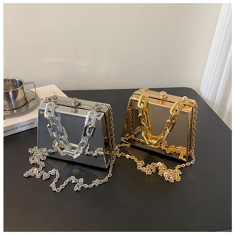 Retro Box Women's Super Hot Acrylic Small Square Bag, Metallic Texture, Bright Face Chain Handheld Crossarm, 2024 Versatile Style, New Trendy Clo