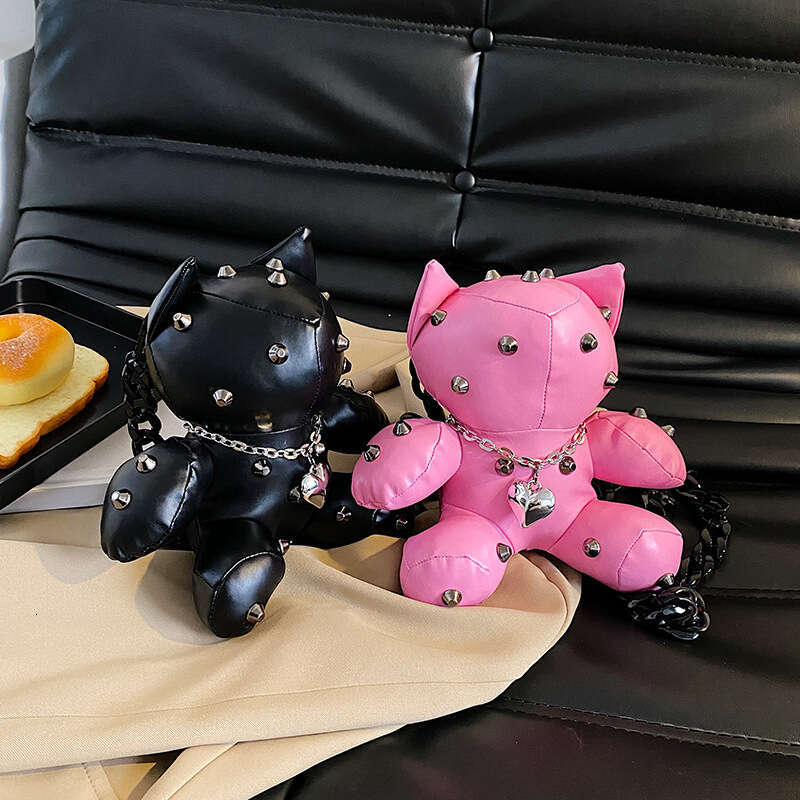 Spicy Girl for Women Cartoon Doll Crossbody Internet Celebrity Niche Rivet Bounce Di Bag 2024 New Style Stylish Elegant Clothing