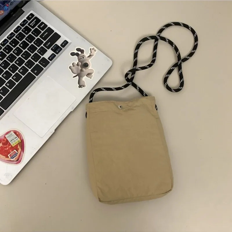 Mini Nylon Shoulder Bag Womens Fashion Cross Body Bucket Bag Casual Small Handbag Drawstring Bag Wallet Phone Bag 241213