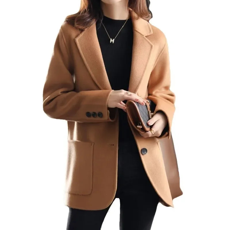 Short Woolen Coat Korean Style Womens Slimming Fashion Autumn Winter Clothes Small Size Ladies Trendy Outerwear 241214