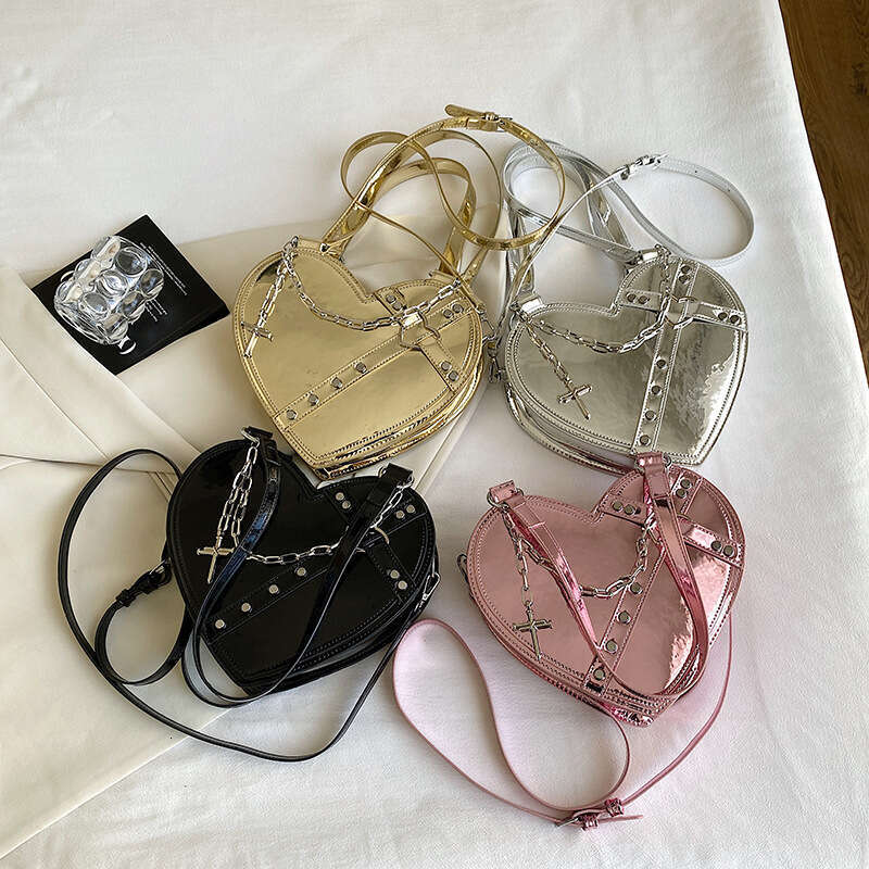 Internet celebrity personality cross love women's y2k spicy girl style armpit niche design single shoulder crossbody bag 2024 new casual fashion 