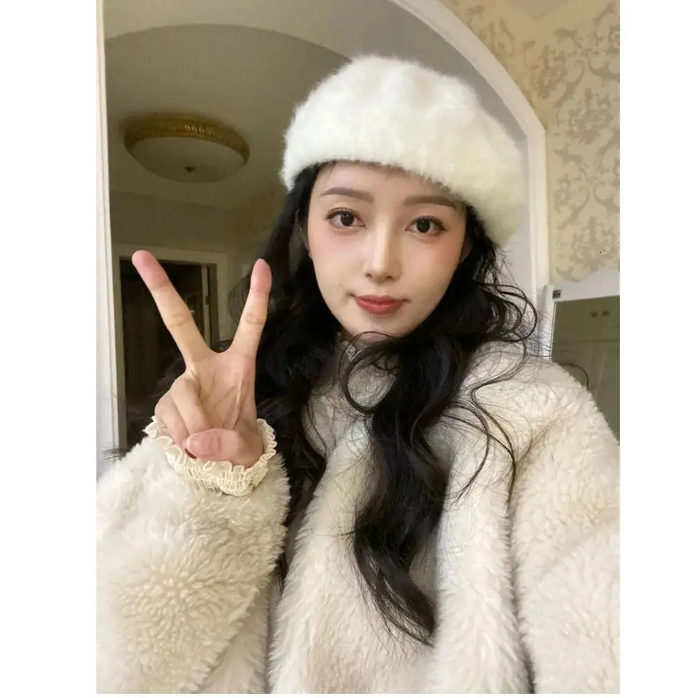 Warm plush beret flat hat solid color thick autumn and winter clothing accessories Panama warm beanie party 241210