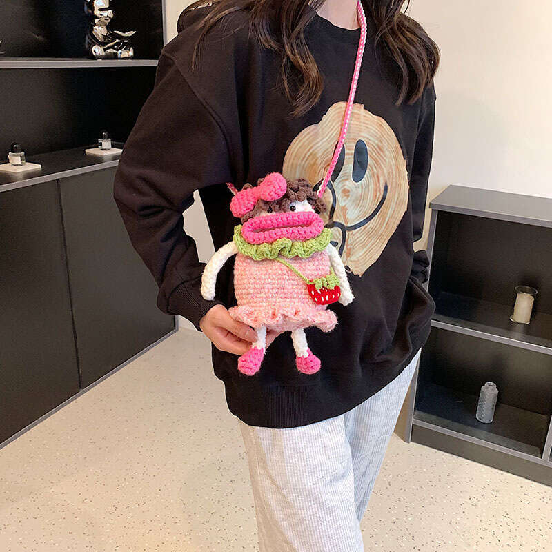 Super Hot DIY Handmade Knitted Small Women's Fashionable Cute Single Shoulder Cross Carrying Mobile Phone Bag Finished Product Wholesale 2024 Ver