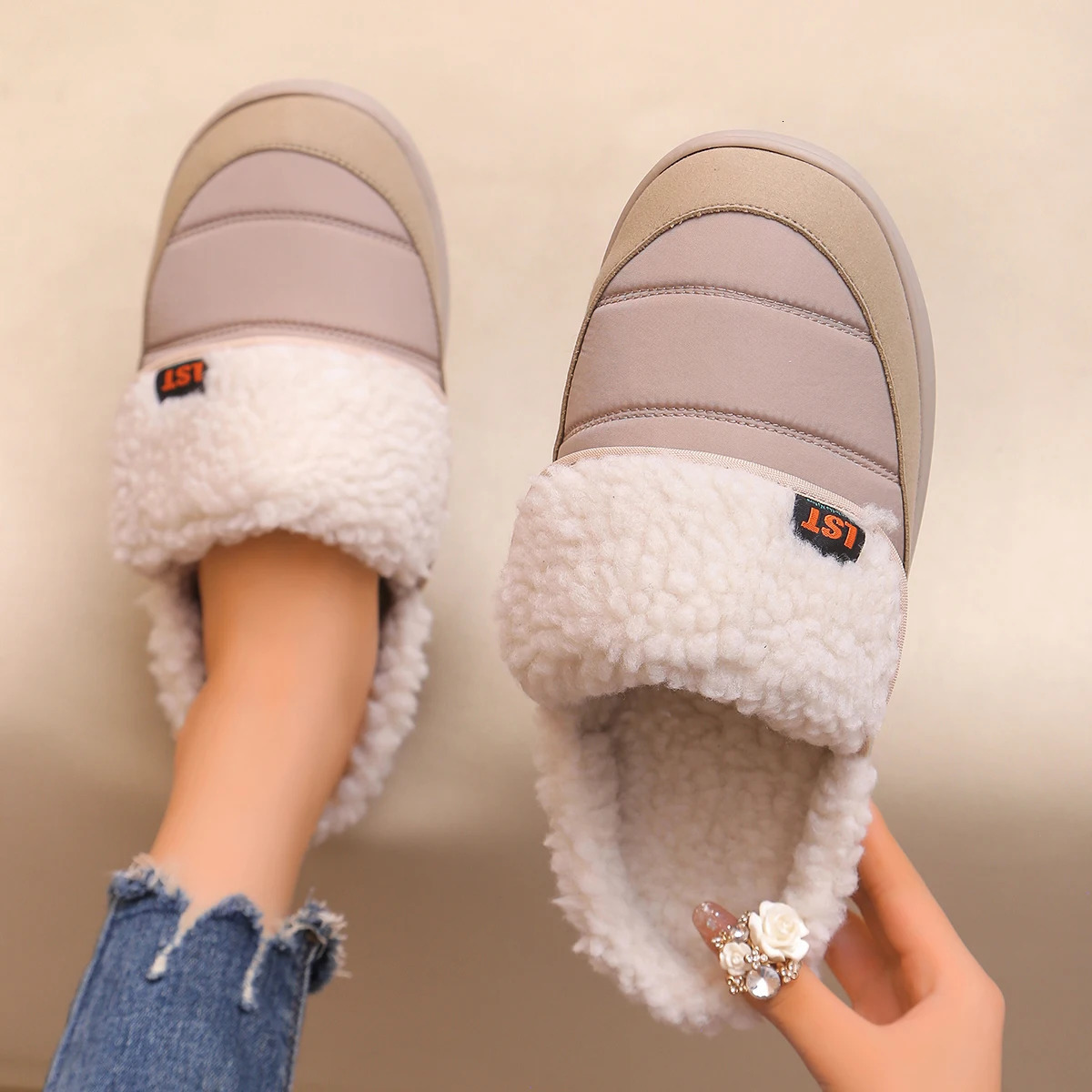 Thick fleece flip tongue n dopamine color sports slippers for men and women the same 241214