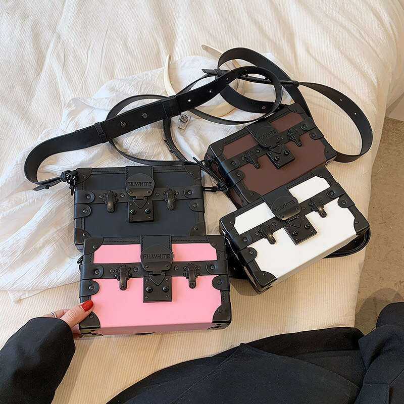 Summer internet celebrity French high-end contrasting color small square box single shoulder crossbody phone bag 2024 temperament versatile new trendy