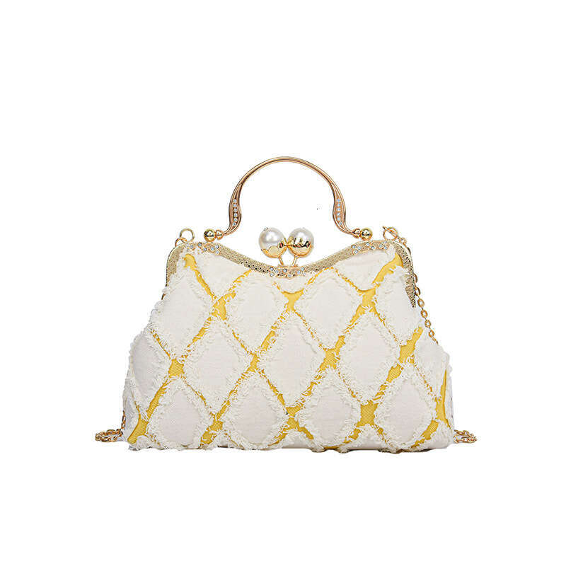 Small niche design women's style clip on shell bag, handbag, internet famous socialite shoulder crossbody bag wholesale, 2024 temperament versati