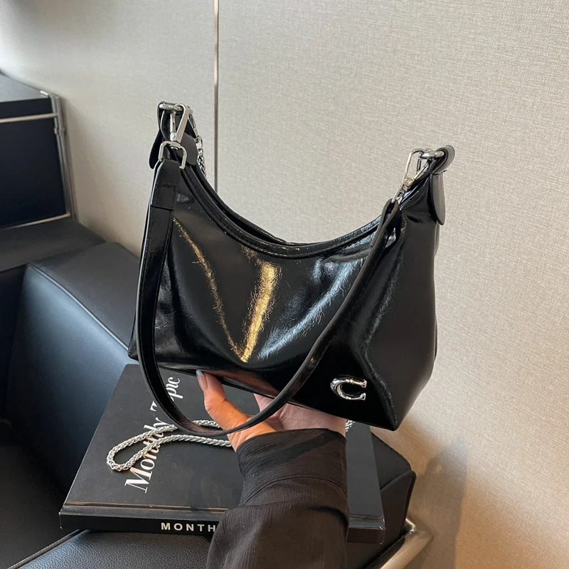 Womens PU Fashion Shoulder Bag Large Capacity Fashion Messenger Bag Zipper Closed Chain Sling Bag Adjustable Shoulder Strap Fashion Stray Bag 241213