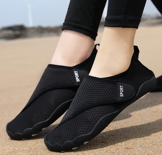 500 Desert Men Fashion Climbing Hiking Gym Shoes Men Outdoor Beach Wading Tenis Barefoot Sneakers Support QC Before Shipping