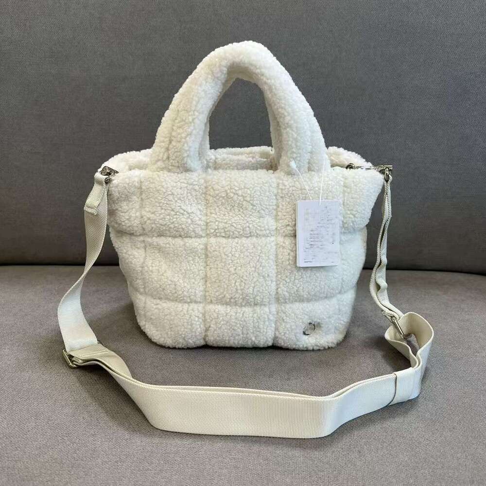 Lujia's new autumn and winter puff lamb fleece storage crossbody lightweight hand-held shoulder bag, plush handbag