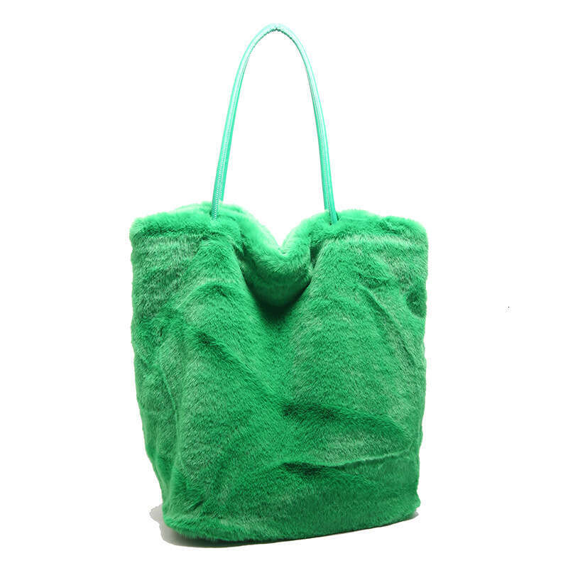 Plush Bag for Women with High Texture and Large Capacity Commuting Fury Underarm One Shoulder Tote Bag, 2024 Style Versatile New Trendy Clothing Ins