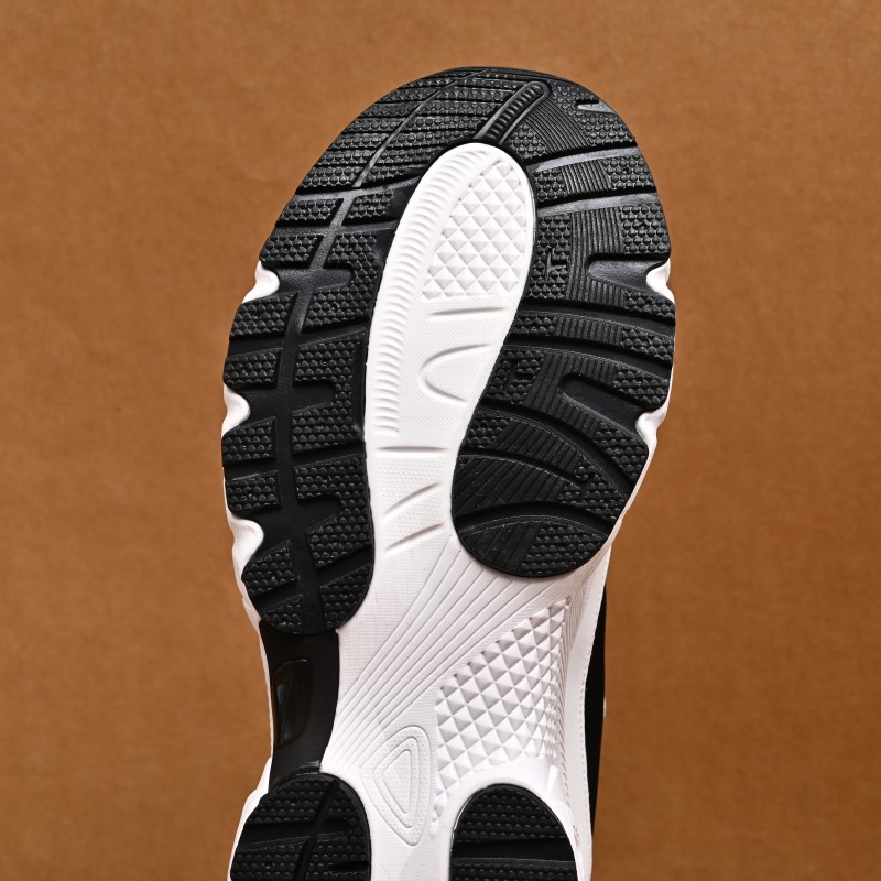 Stylish Athletic Footwear with Advanced Cushioning and Ventilation for Everyday Activities