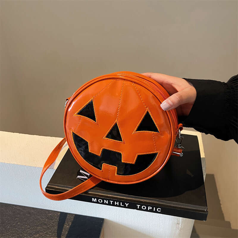 Small niche design, funny pumpkin personalized women's Halloween skeleton crossbody makeup bag, 2024 versatile temperament, new trendy clothing i