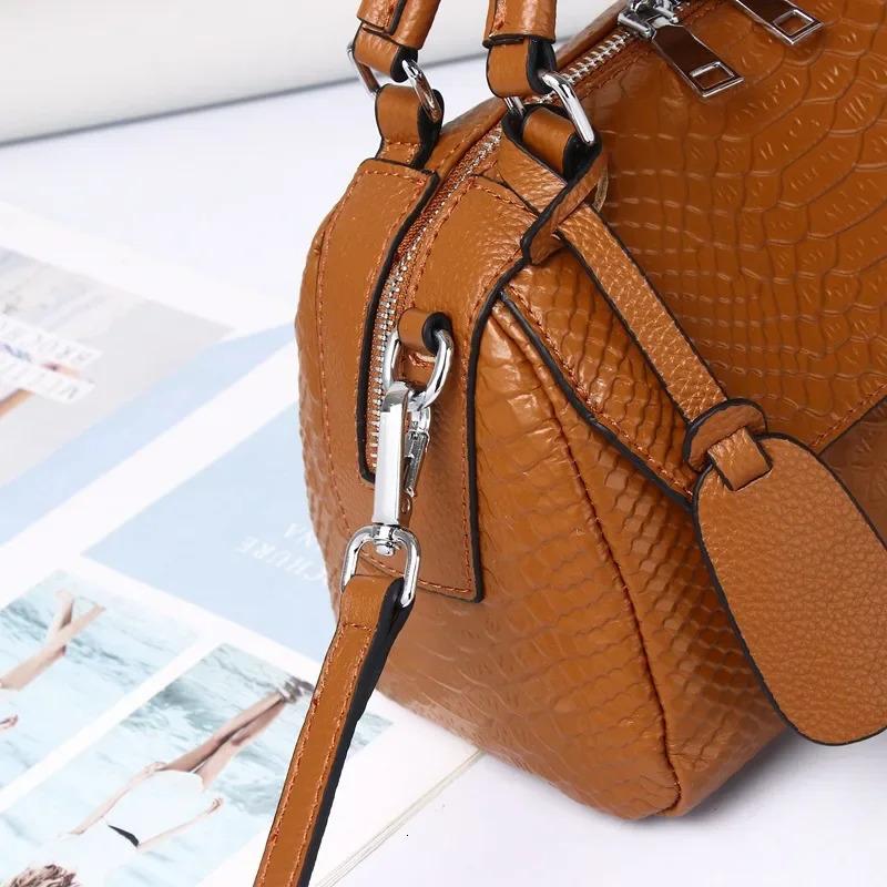Womens genuine cowhide leather handbag fashionable and high-quality womens shoulder cross bag soft leather 241212