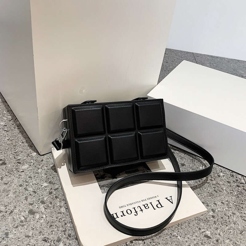 Ins popular box women's niche design, one shoulder crossbody tofu creative chocolate small square bag, 2024 new casual versatile fashion clothing