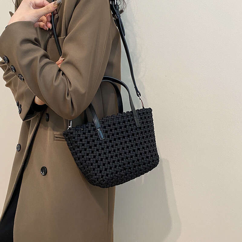 High end versatile hand-held commuting woven bag for women, popular trend water bucket vegetable basket, single shoulder crossbody bag, 2024 new style