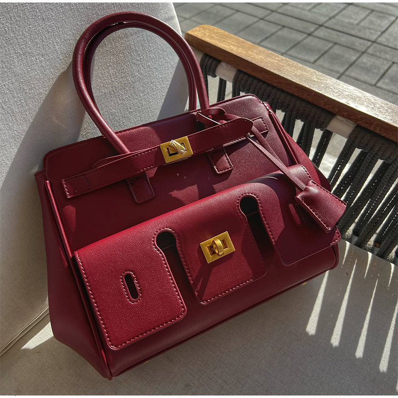 Designer Leather Handbag Solid Color Large Capacity Outdoor Leisure Shoulder Bag High-end Light Luxury Brand Bag Shopping Bag New Product Tote Bag