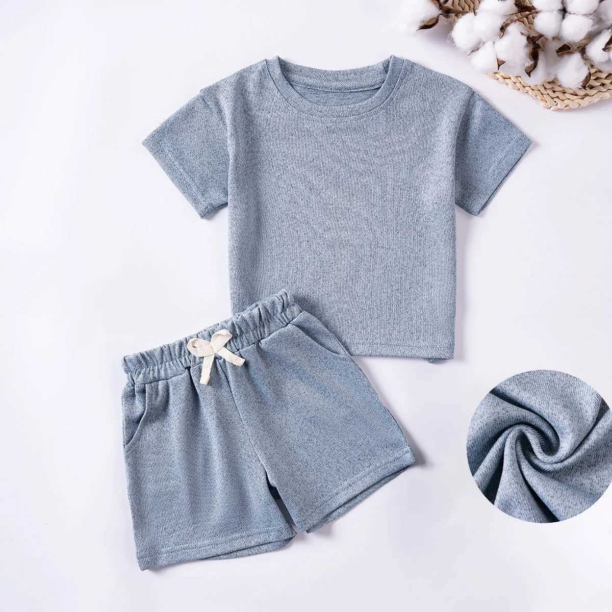 Clothing Sets Summer Toddler Boys Casual Sports Suit Childrens Short Sleeve Shorts 2pcs Solid Colour Simple Style Comfortable and Versatile H241214