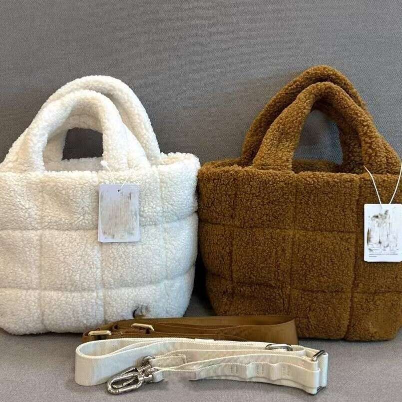 Lujia's new autumn and winter puff lamb fleece storage crossbody lightweight hand-held shoulder bag, plush handbag
