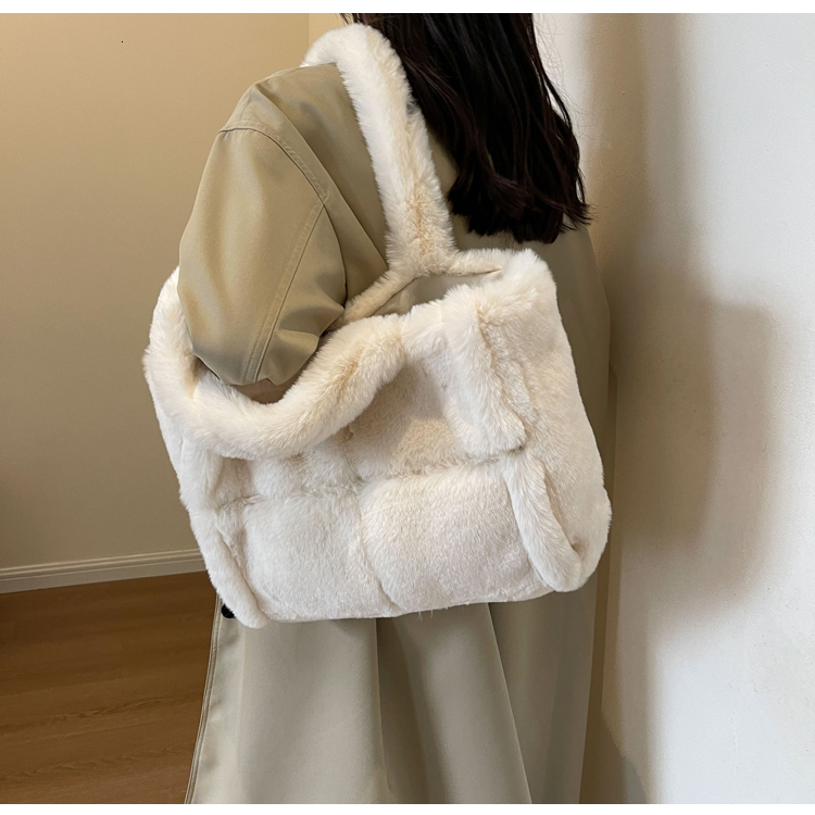 Women's Designer Solid Color Plush Lightweight Shoulder Bag Large Capacity Outdoor Leisure Handbag Women's High-quality Hot Selling Bag Shop