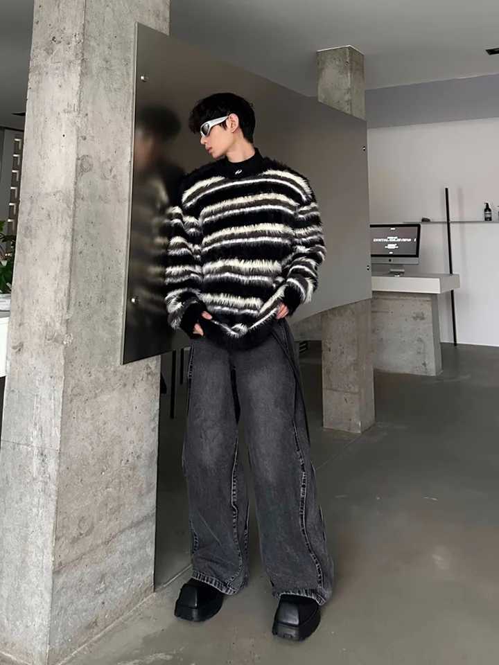 Men's Sweaters Mens Mosier black and white striped design plush sweater autumn and winter knitted top pull rod homme hiver Q241214
