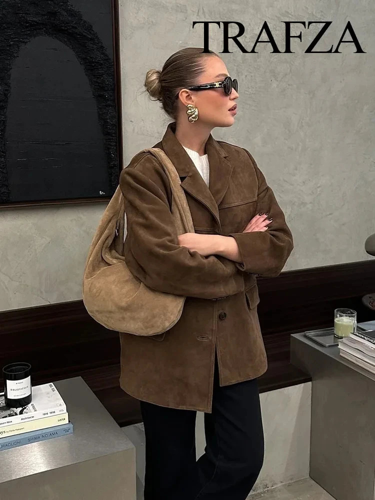 TRAFZA Womens Winter Fashion Solid Color Blazer Lapel Pocket Decorated Casual Top Loose Short Coat Street Jacket 241209