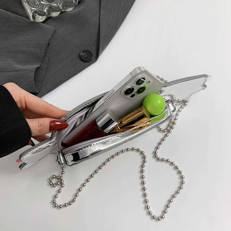 Personalized funny chain female niche trendy cool soft girl small square Instagram creative single shoulder crossbody bag, 2024 new style, chic and el