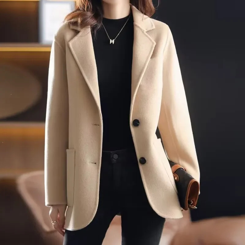 Short Woolen Coat Korean Style Womens Slimming Fashion Autumn Winter Clothes Small Size Ladies Trendy Outerwear 241214