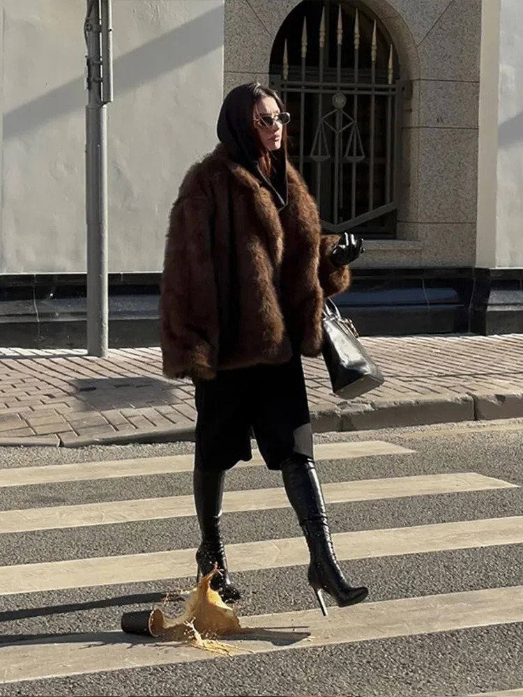 Fashion Deep Brown Faux Fur Solid Lapel Warm Jacket Chic Long Sleeve Cropped Street Coat Winter Female Thick Outerwear 241211
