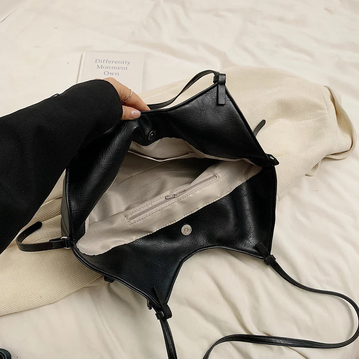 LEFTSIDE Large Pu Womens Leather Shoulder Bag Winter Y2K Korean Fashion Trend Womens Handbag Womens Handbag and Wallet 241213